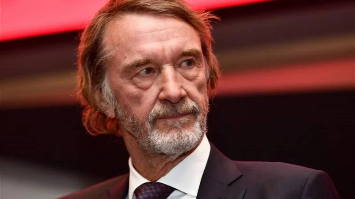 🚨 Sir Jim Ratcliffe was unimpressed with the cleanliness of facilities on a recent visit to Carrington. A note he sent to all the staff read:

'I had a good tour around some of the facilities. I am afraid I was struck in many places by a high degree of untidiness. In particular…