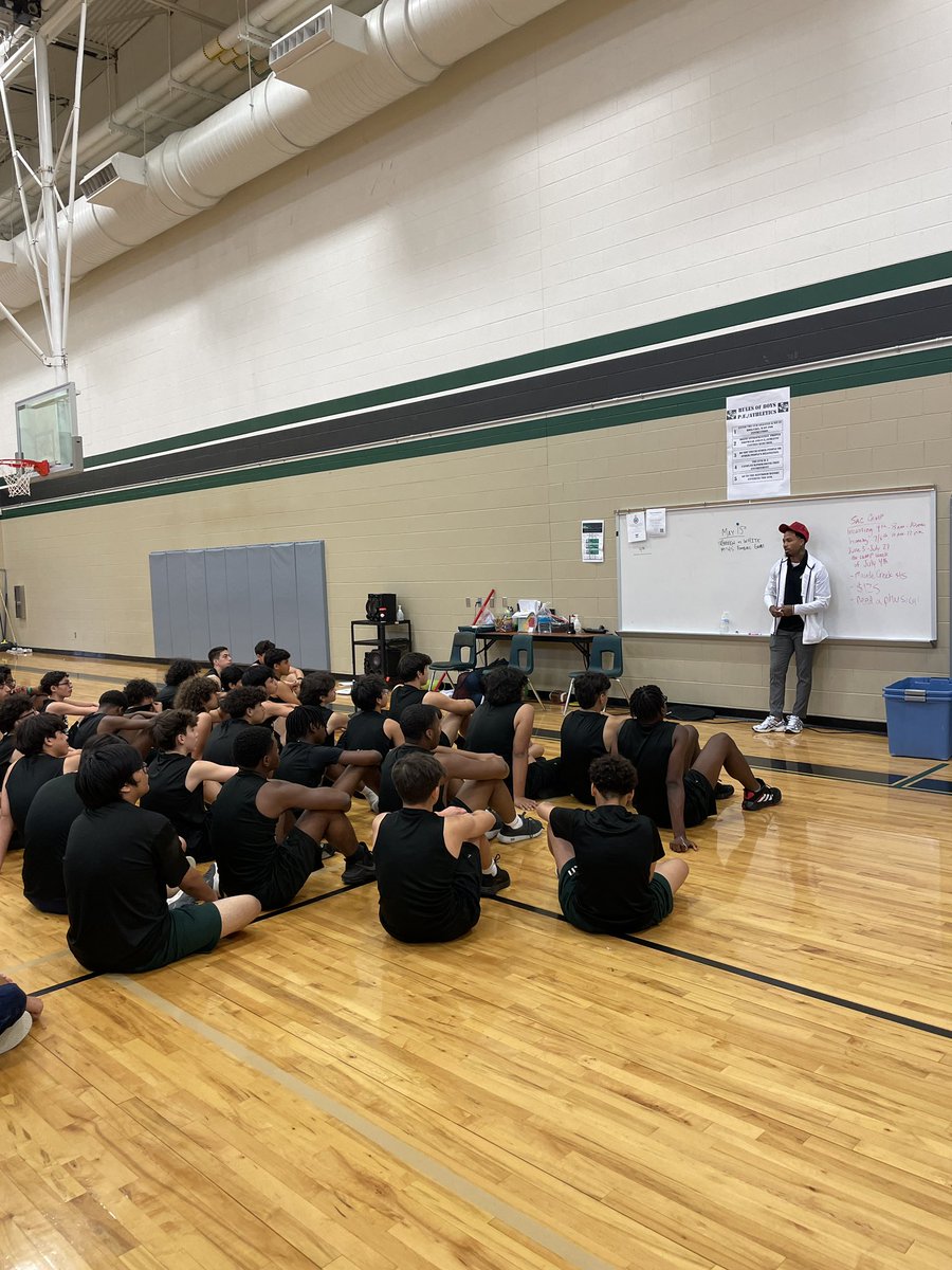 Thank you to former @Athletics_CJH & @MCRamFootball Troy McCormick Jr @itsmccormicks for visiting us today to talk about becoming a college athlete & the hard work it takes to become one: in the classroom, how you train, on the field/court, & in your community. #HorsePower #RPND
