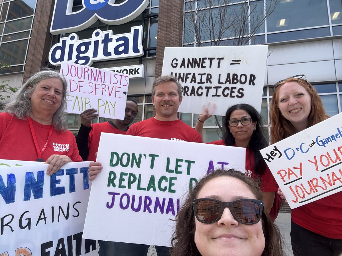 It’s Friday and for lunch, we’re having a picket! 

Can’t join us IRL? Join us in spirit by spreading the word: @Gannett underpays its workers, doesn’t bargain in good faith, and wants #AI making “news content.” 

#supportlocaljournalism