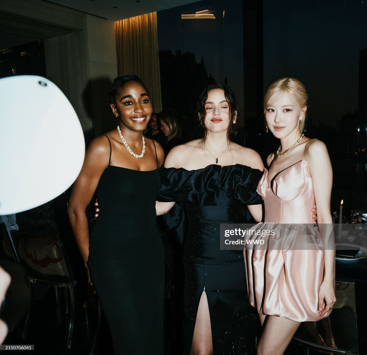 ROSÉ with Rosalía and Ayo Edebiri 🤍

ROSÉ at Tiffany Titan Launch
#ROSÉxTiffanyAndCo #ROSÉ