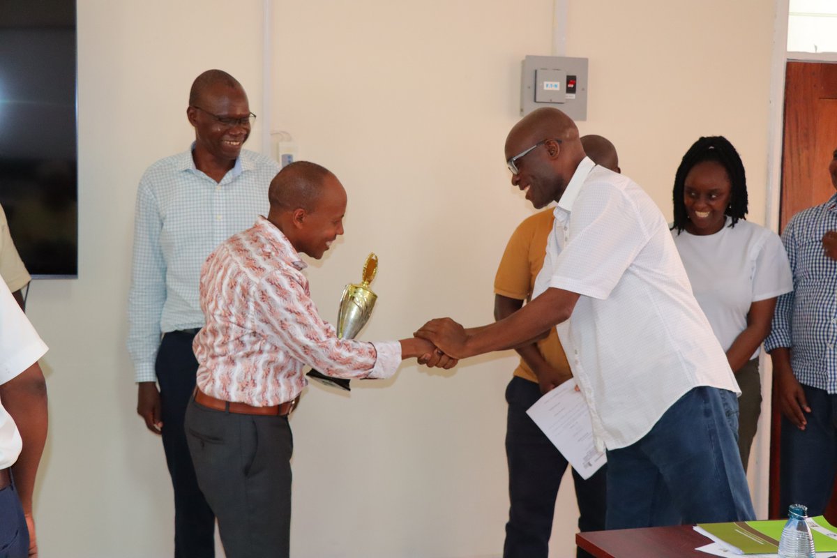 Ag. DG Prof. Nura Mohamed presided over the closing ceremony of the Corporate Governance and Strategic Leadership Development Programs. He was accompanied by Dr. Rukia Atikiya, Ag. Campus Director, Head of Training Management Services, Mr. Isaiah Omondi and Mr. Chemjor Zephania.