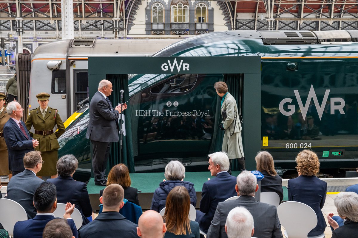 At Paddington Station in London, The Princess Royal has unveiled a new Great Western Railway train named in her honour. 

After the unveiling, The Princess Royal met staff from across @GWRHelp, @nationalrailenq and the @BTP