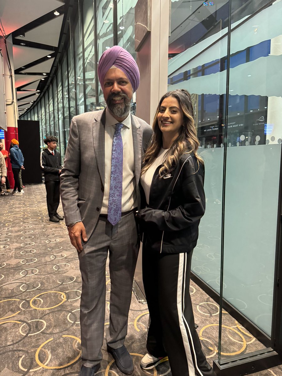 Had the absolute pleasure to host the FA Vaisakhi Celebrations for the second time running, down at @wembleystadium ⚽️🎤 Thankyou to all our guests, panelists & speakers for coming down and supporting! And @daldarroch for allowing me to wear a tracksuit to work! 😂