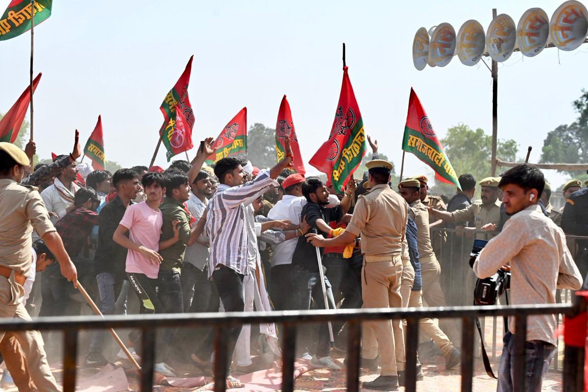 dimpleyadav tweet picture