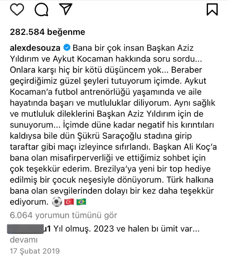 💛💙 Alex de Souza ve Aykut Kocaman arasında hiçbir problem yok. Alex, Fenerbahçe’nin büyük efsanesi ve en başarılı yıllarının başrolüdür. Kulübe milyonlarca taraftar kazandırmış, en ufak zararı dokunmamıştır. ⚠️ Alex’e ve Aykut’a saygısızlık yapanlar Fenerbahçeli değildir.