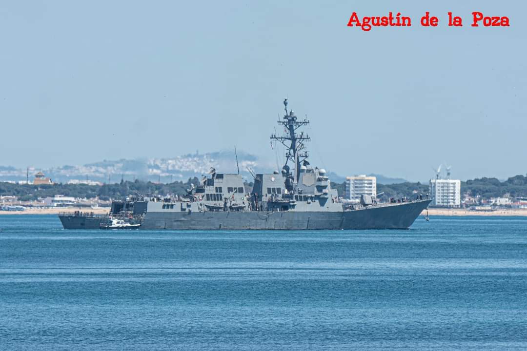 Zarpa desde la Base Naval de Rota el destructor USS Paul Ignatius DDG-117.
 #USSPaulIgnatius #BaseNavalDeRota #DDG117