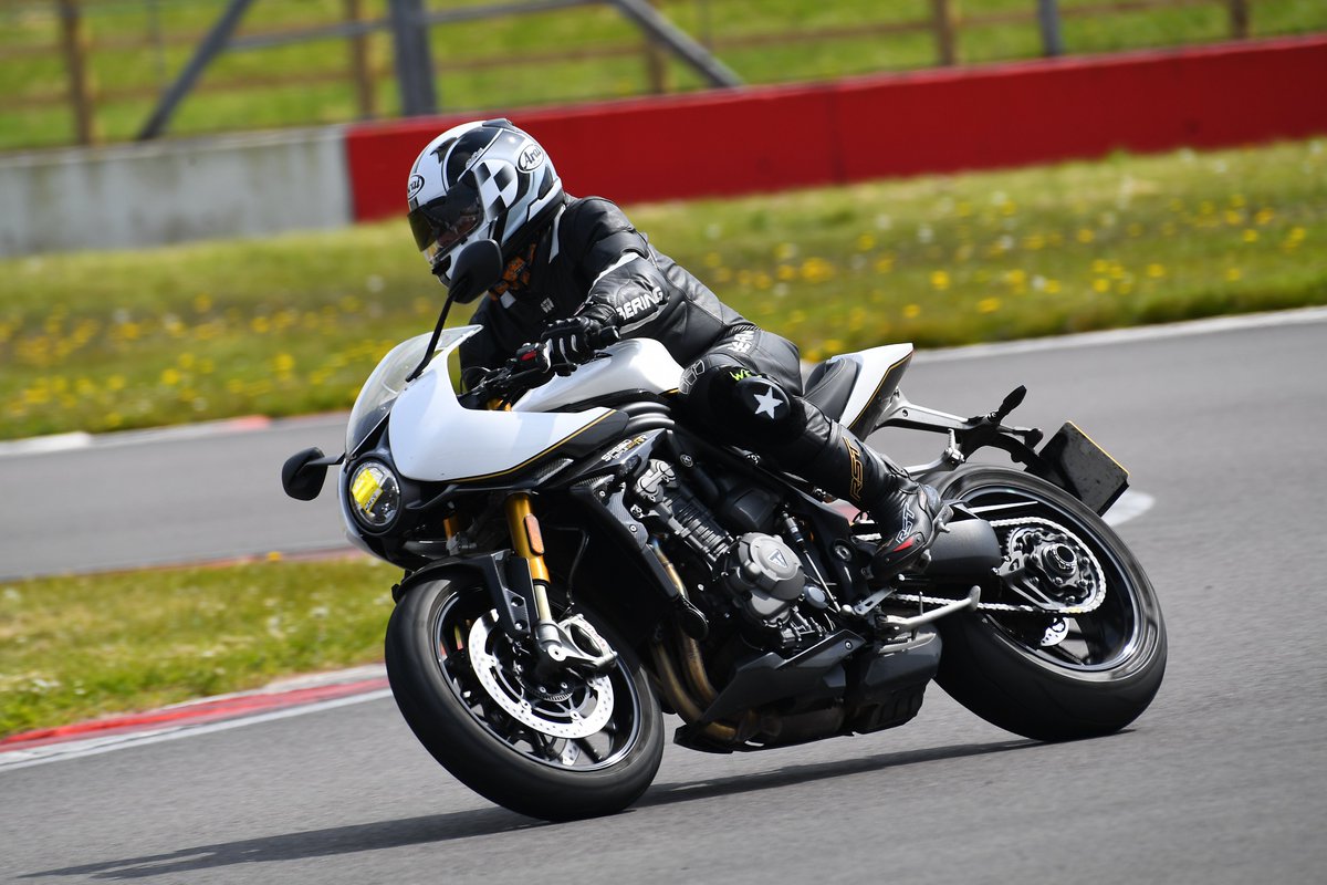 had a great day at @MSVTrackdays @DoningtonParkUK on wednesday. Had some good pics too. @UKTriumph ©MSV