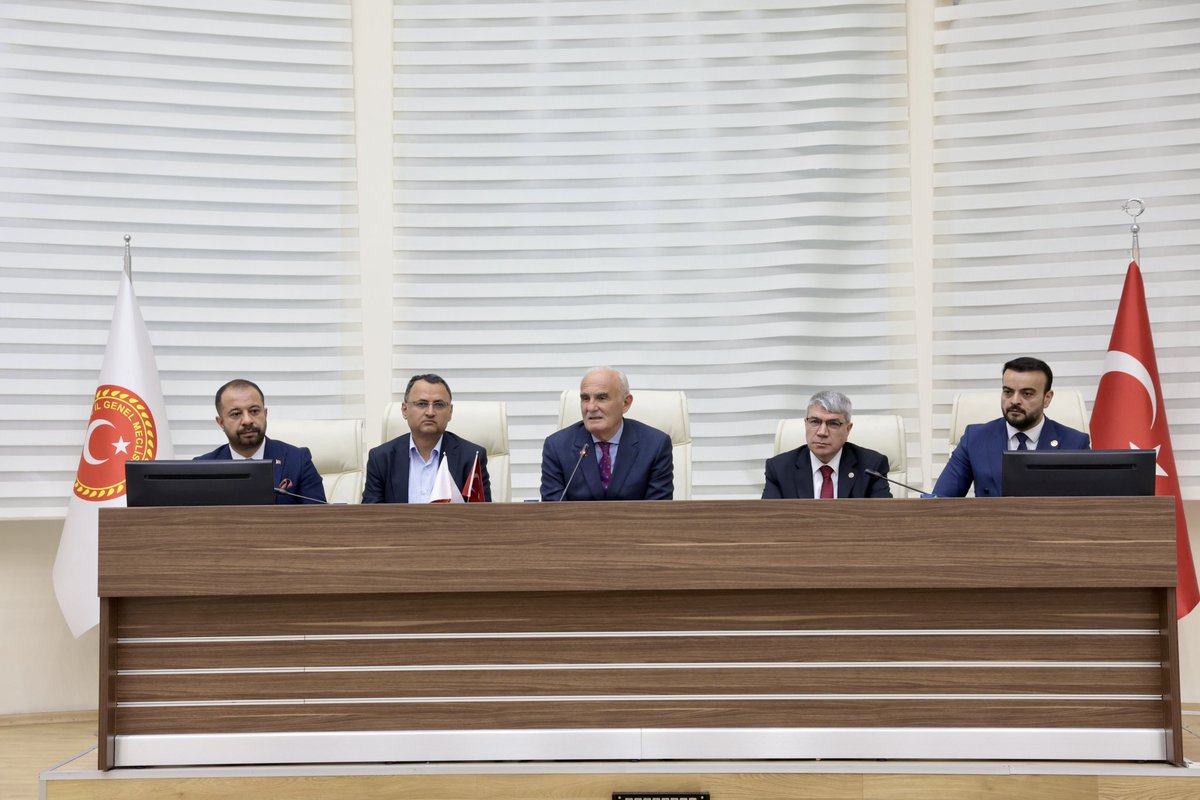 yzyilmaz55's tweet image. 📍Osmaniye

İl Özel İdaresi'nde İl Genel Meclis Başkanı Mehmet Ali Gizlice ile birlikte İl Genel Meclis üyelerimiz ve Belediye Meclis üyelerimizle bir araya gelerek istişarelerde bulunduk.

#osmaniye
#Akparti