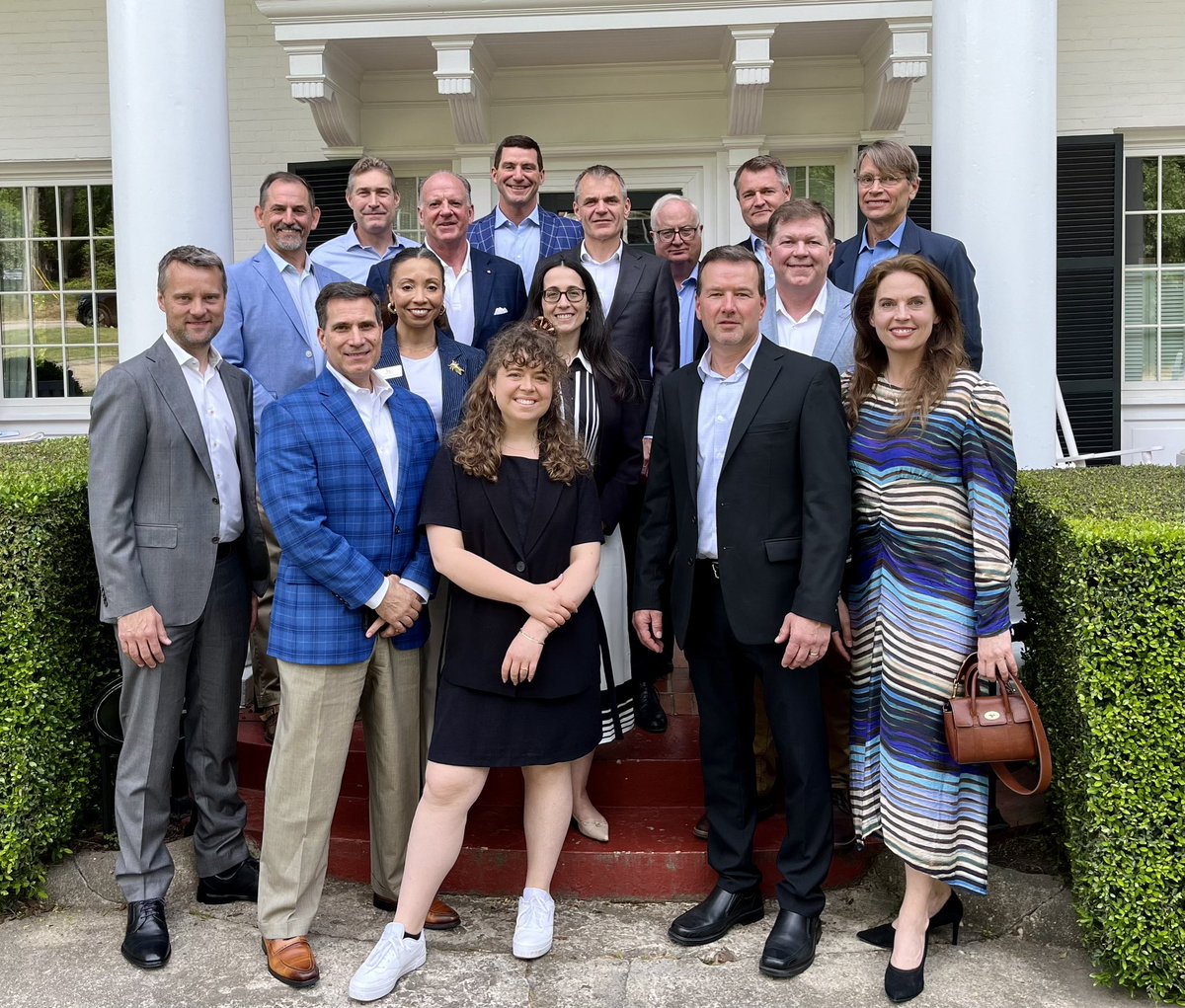 Thanks to Ambassador Cain for hosting excellent breakfast dialogue with prominent 🇩🇰 companies in North Carolina. Thrilled to collaborate on life sciences, energy efficiency & biosolutions! Together, advancing towards a greener future!