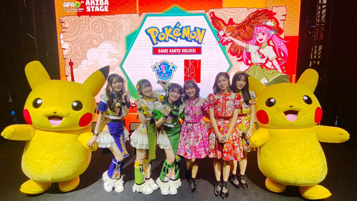 Di panggung kolaborasi bersama Zee, Marsha, Freya dari JKT48 dan Pikachu, kami menampilkan 'Koisuru Fortune Cookie' 🥠💘
Nantikan juga Poké Dance Challenge TikTok yang akan kami post ya 🎶…