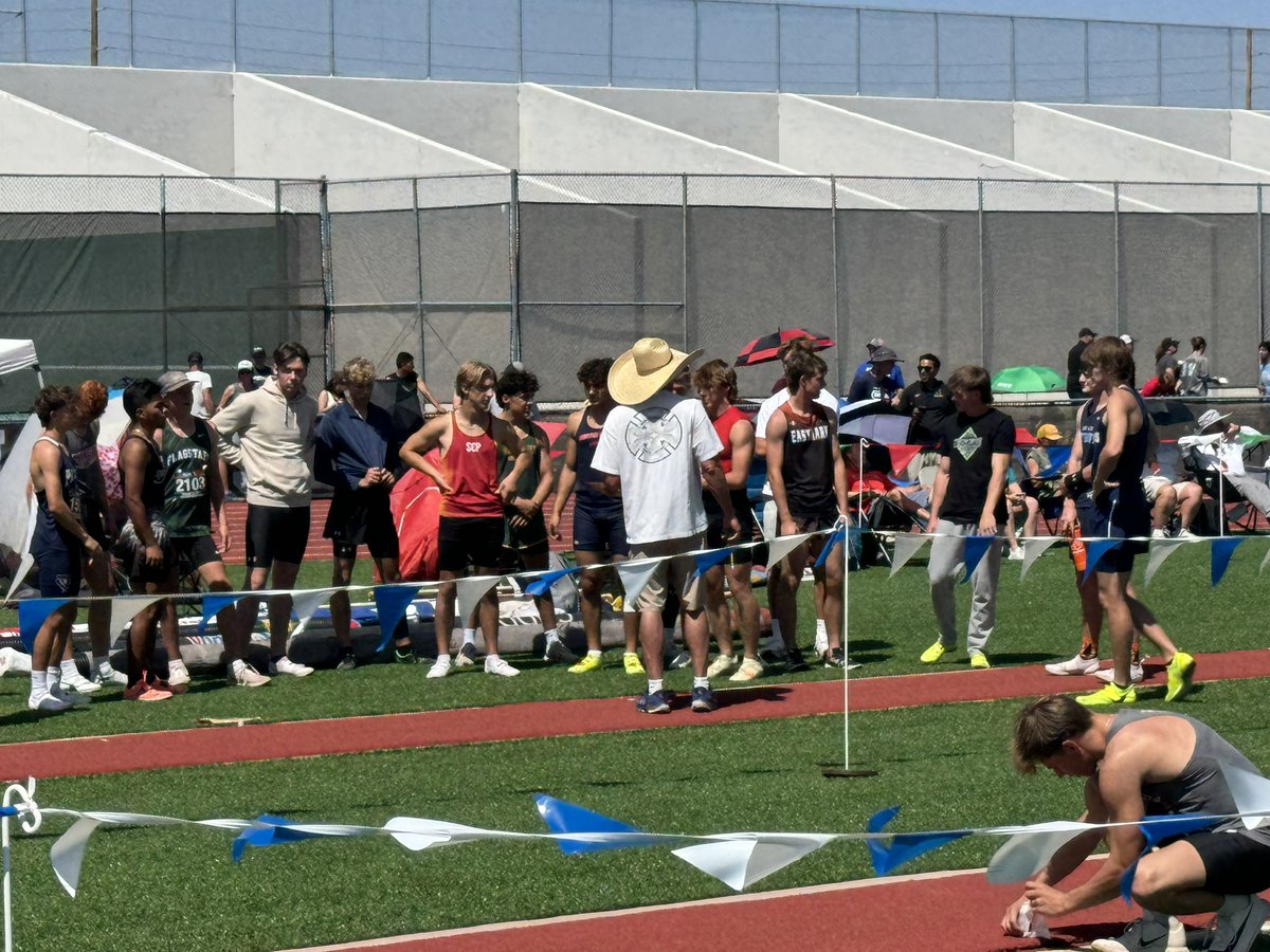 Division 2 & 3 AIA State Track & Field meet is going on at Deer Valley HS @DVUSD today until 9:00 PM and then Saturday from 1:00 to 9 PM as well. Go Bulldogs @BGHS_DVUSD and Skyhawks @DVHSSkyhawks!