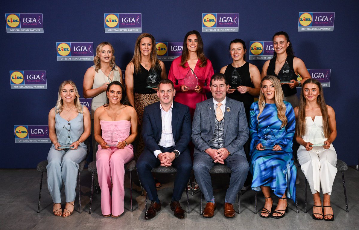 📸 Representatives from the 2024 Division 1 @lidl_ireland Team of the National League pictured with LGFA President Mícheál Naughton and JP Scally, CEO Lidl Ireland, at @CrokePark this evening 

#SeriousSupport #GetBehindTheFight