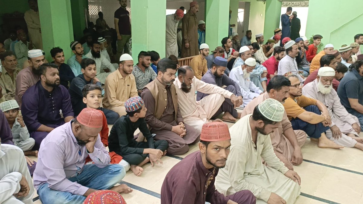 متحدہ قومی موومنٹ پاکستان کے حق پرست رکن صوبائی اسمبلی سید شارق جمال بھائی نے موتی مسجد معین اباد میں جمعہ کی نماز ادا کی
#MQMPAKISTAN