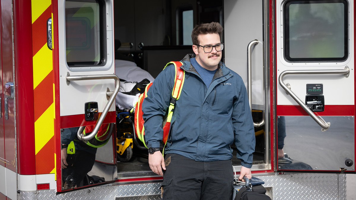 Falcons in Their Fields: #BGSU junior Grant Hayden is a trained combat medic in the Ohio Army National Guard, an EMT and a research assistant in a BGSU lab studying environmental toxins, all experiences preparing him for an MD-Ph.D. program. Read more: bit.ly/4aSTbZp