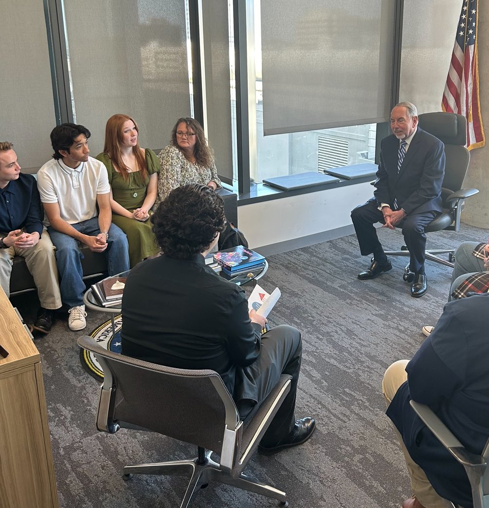 This week we welcomed students from @jhillshs who participated in the CETA Southern California Educational Theatre Fall Festival, where their performance in the courtroom drama, “12 Angry Jurors,” earned them special recognition and a trip to our Capitol for the first time!