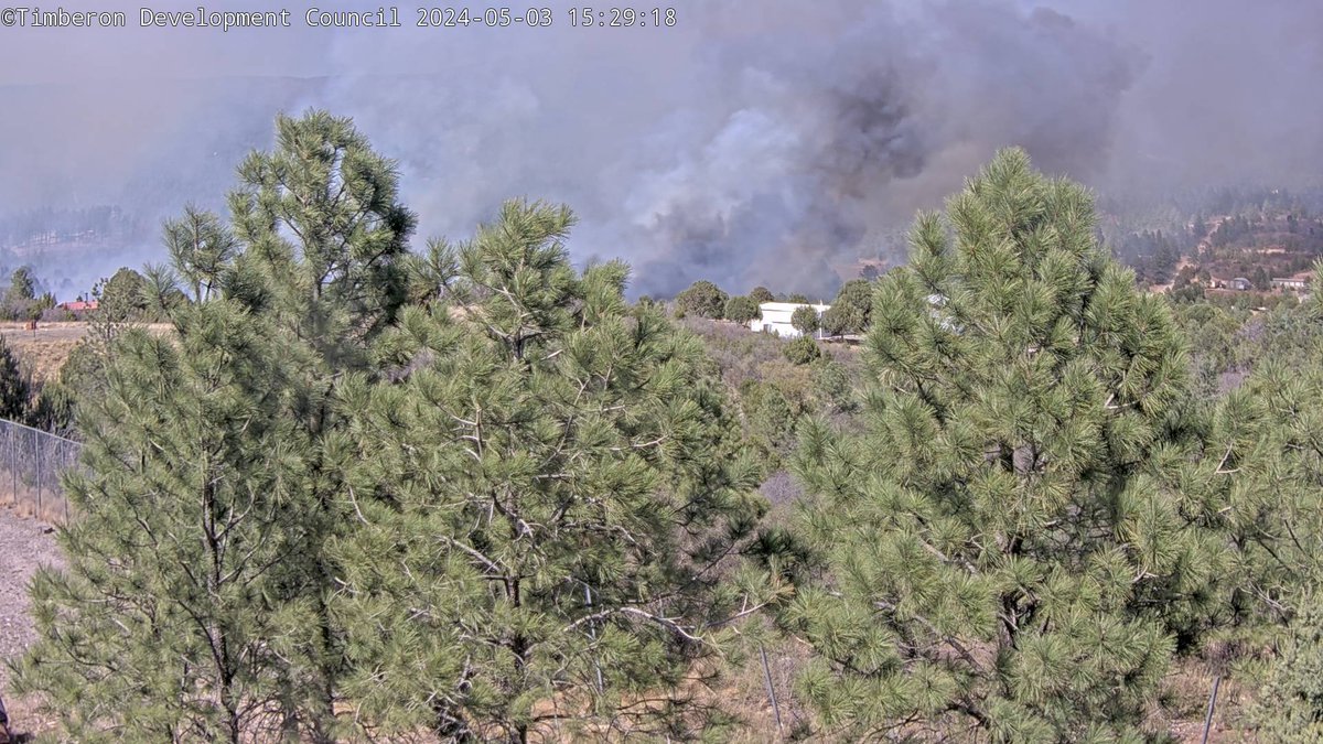 Large wildfire ongoing in Timberon, NM. The #OakmontFire is forcing evacuations in the area of Sacramento Drive and Paradise Valley Drive. @krqe #NMFire #NMwx