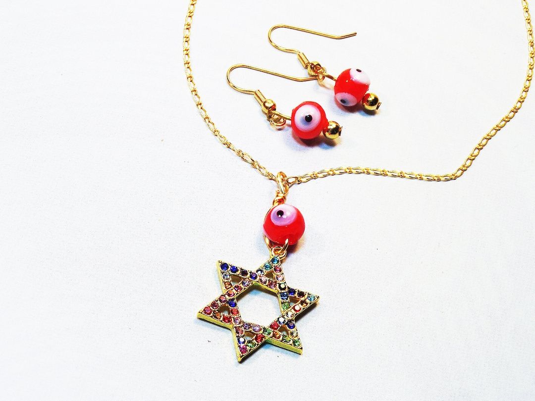 Star of David Jewelry, Goldtone Colorful, Rhinestone, Protection, Magen David Necklace, Goldtone Chain, Minimalist
buff.ly/4a7Ley5