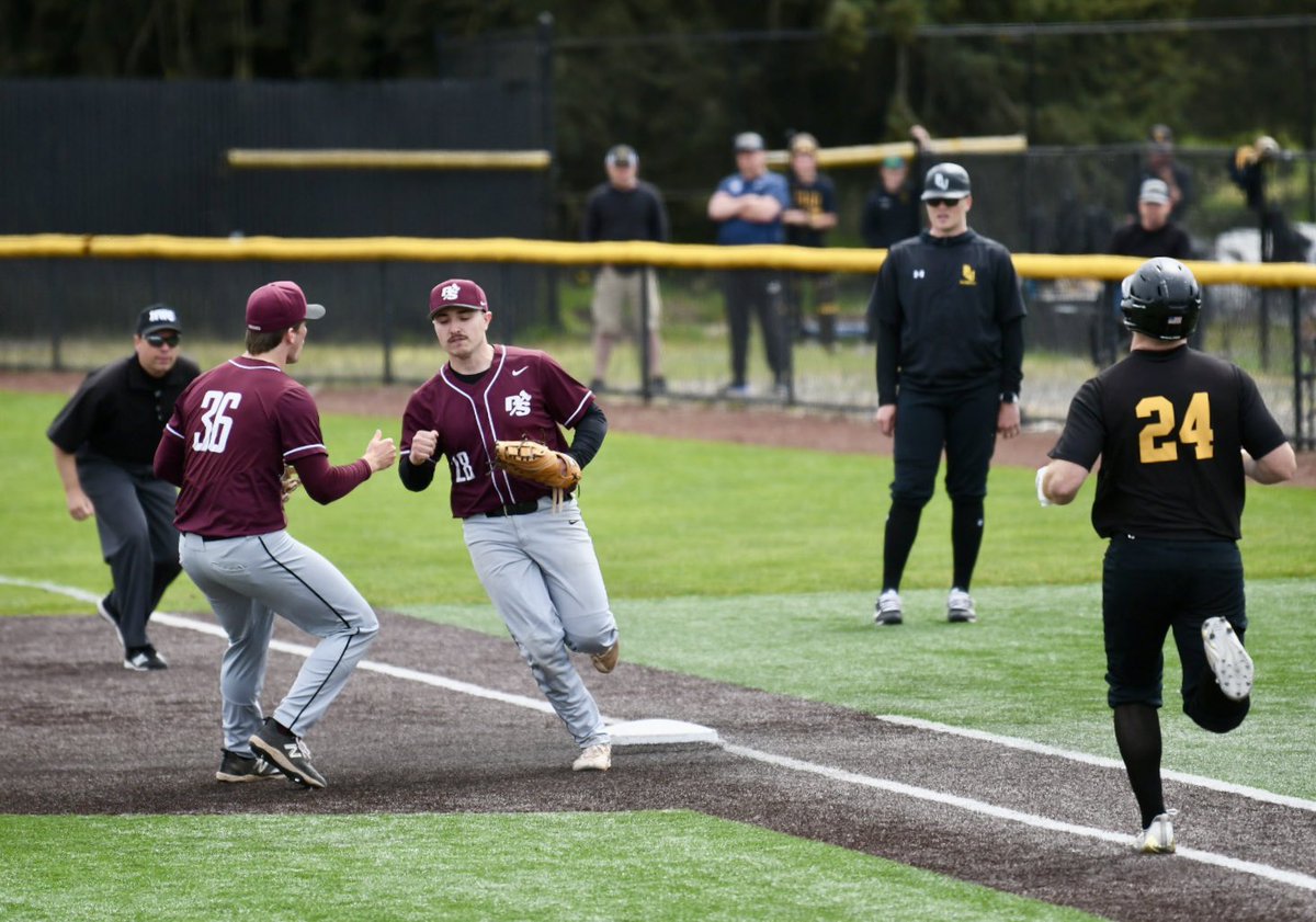 Cal Johnson gets the final out… Loggers win 7-6
 //@PS_Baseball vs  @PLUBaseball @golutes   
#GoLoggers #LoggerUp @PSLoggers @NorthwestConf @d3baseball @PNW_CBR @NCAADIII @NWCbaseballpod ⚾️🪓
(📷©️Brian Murphy / CandidEyePhotography.com)