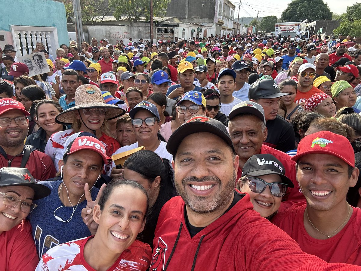 Nos vinimos hasta el oeste de la ciudad de #Barquisimeto para marcha junto a nuestro pueblo en contra de las criminales medidas coercitivas de los Estado Unidos de Norteamérica contra nuestra patria. La oposición de Venezuela ha estado al frente de estas solicitudes que nos…