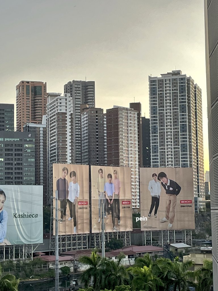 ENHYPEN × BENCH BILLBOARD ARE NOW COMPLETE! OMGGG JAKE IS SAUR CUTE THERE 😭