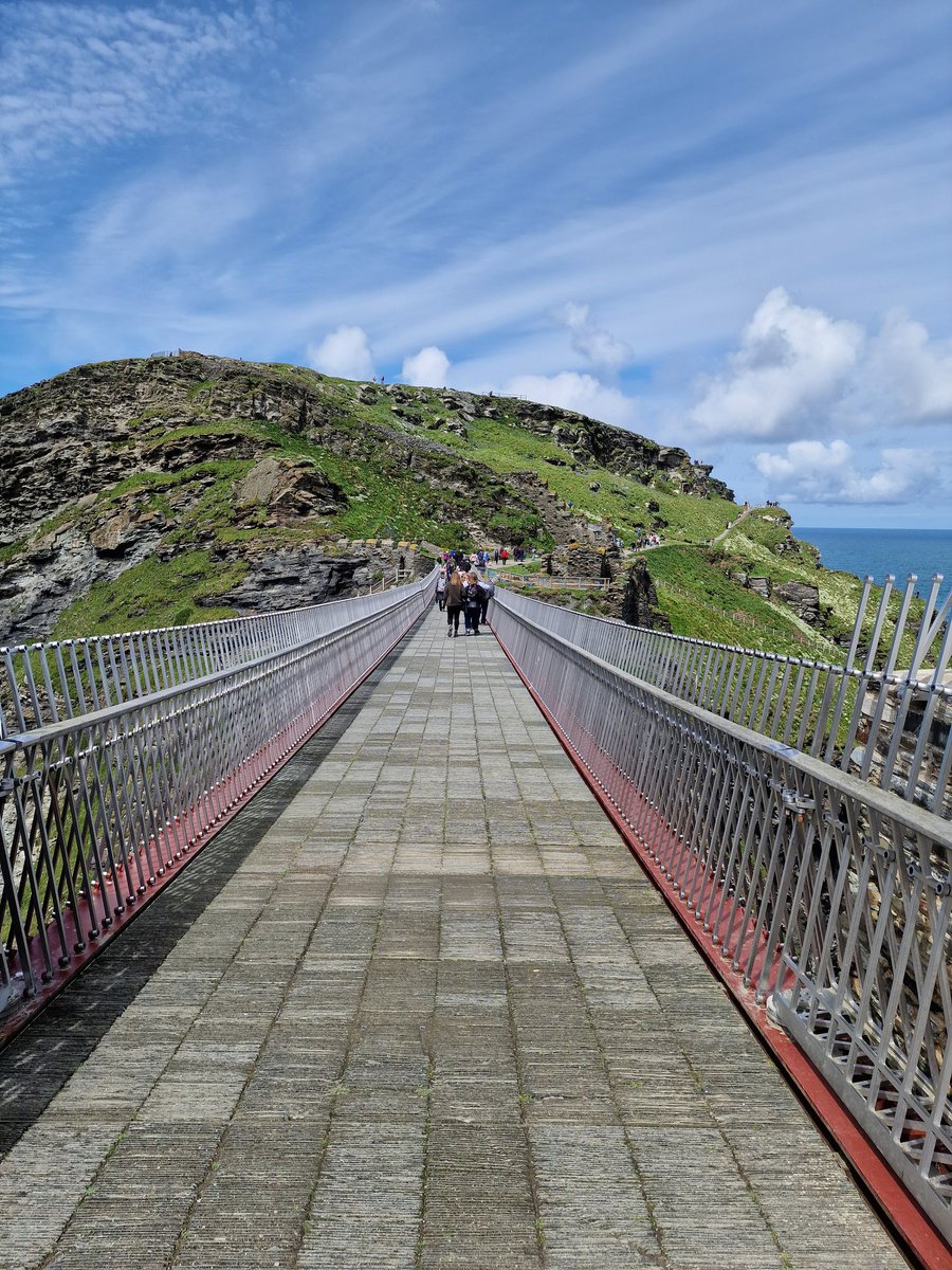 Suspension bridge at Tintagel is an amazing spectacle. Join me on a North Cornwall tour and experience it  for yourself 
#suspensionbridge #Bridge #Tintagel #kingarthrur #Arthur #tintagelisle #Cornwall #visitcornwall #southwest #southwestengland #southwestcoastalpath #guidedtour