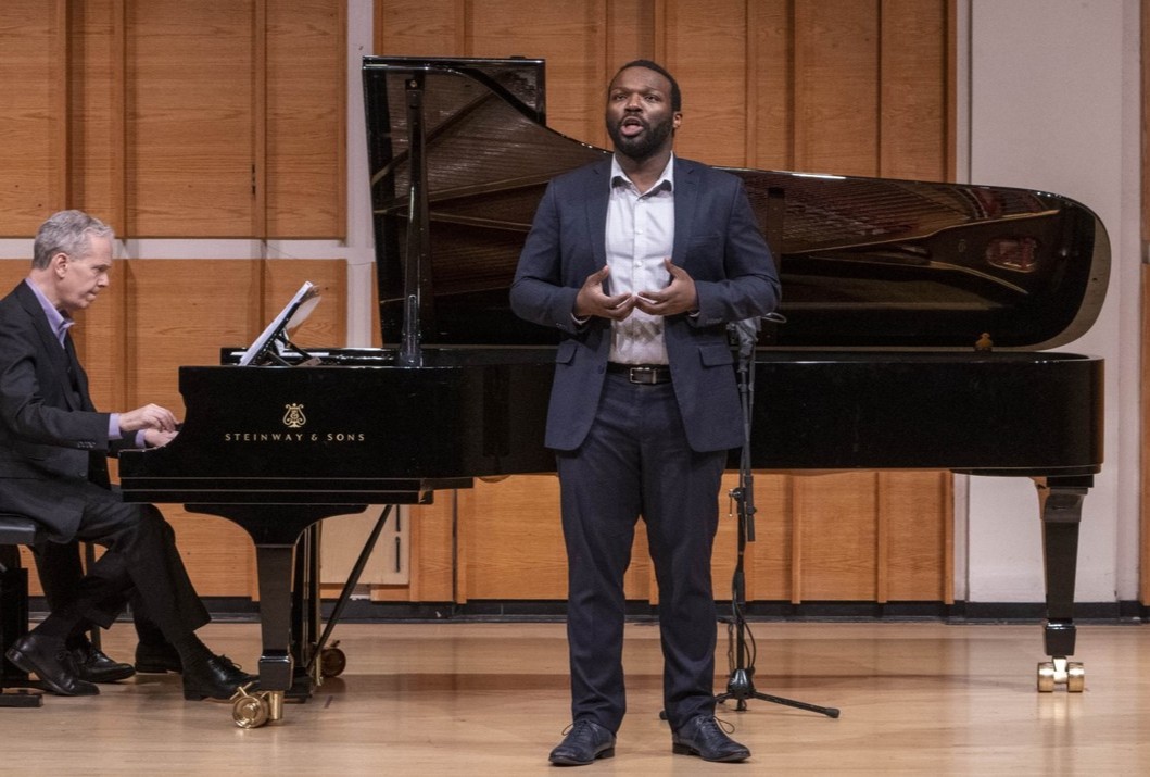 🎶🏳️‍🌈 Join Juilliard students from the Marcus Institute for Vocal Arts and the collaborative piano department on May 9 for The New Series: Juilliard Pride Songbook. bit.ly/3y6rH44
