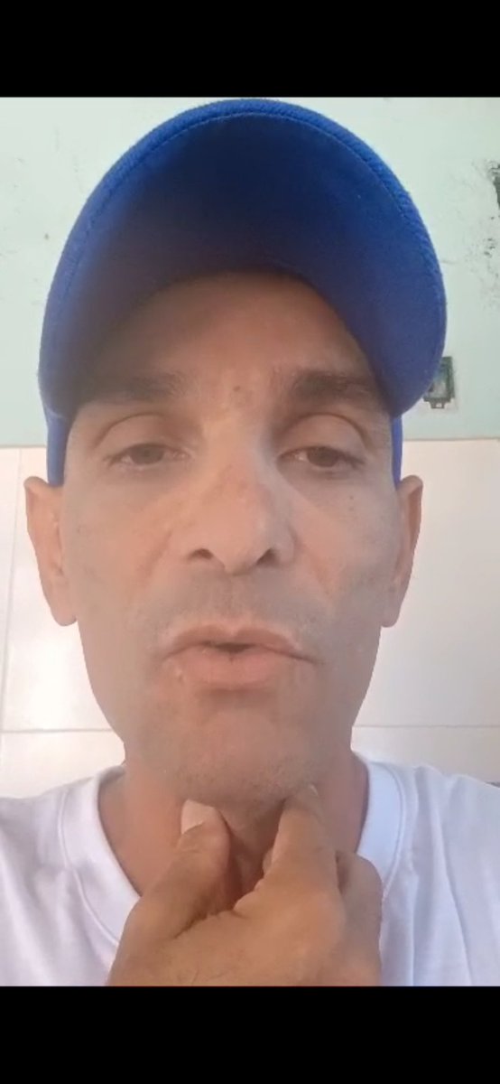 #SomosCuba
Al periodistas independiente de Caibarién y expreso político del 11J, Carlos Michael Morales Rodríguez, lo citaron oficialmente para la PNR una vez más el 5 de mayo a las 9 am. 
En alocución aclara lo sigte:
Está amenazado desde el 5 marzo, un día antes de👇