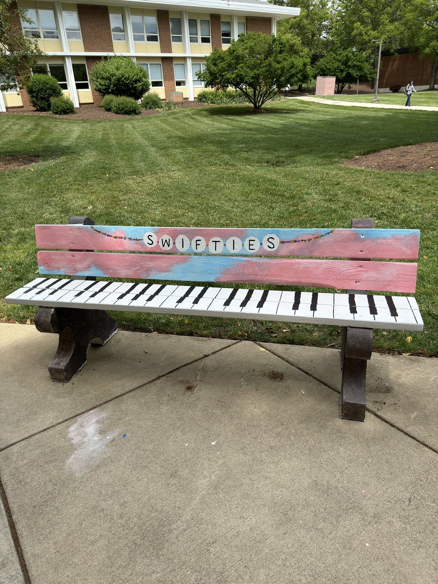 My club painted a bench on campus! It’s actually so cute 😭😭