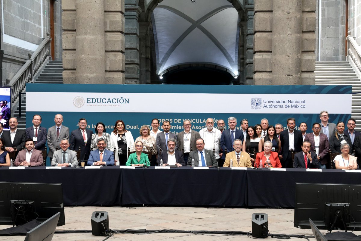 Celebramos hoy el cierre nacional de los Foros de Vinculación, en su 4ta edición, organizados por la <a href="/SEP_mx/">SEP México</a> en coordinación con <a href="/ANUIES/">ANUIES</a>, <a href="/fese_mx/">FESE</a> y la participación de 187: #IES asociadas, representantes de los sectores gubernamental, empresarial y social.