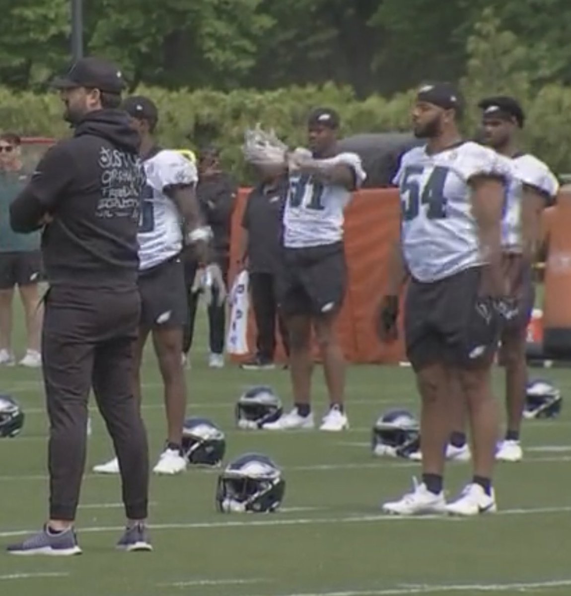 Very cool to see the first glimpse of Jeremiah Trotter Junior at Eagles rookie camp today wearing his dad‘s 54 Jeremiah Junior says he will live at home with his father for a while and save money! Jeremiah Trotter says he is a huge benefit for his son because he has gone…