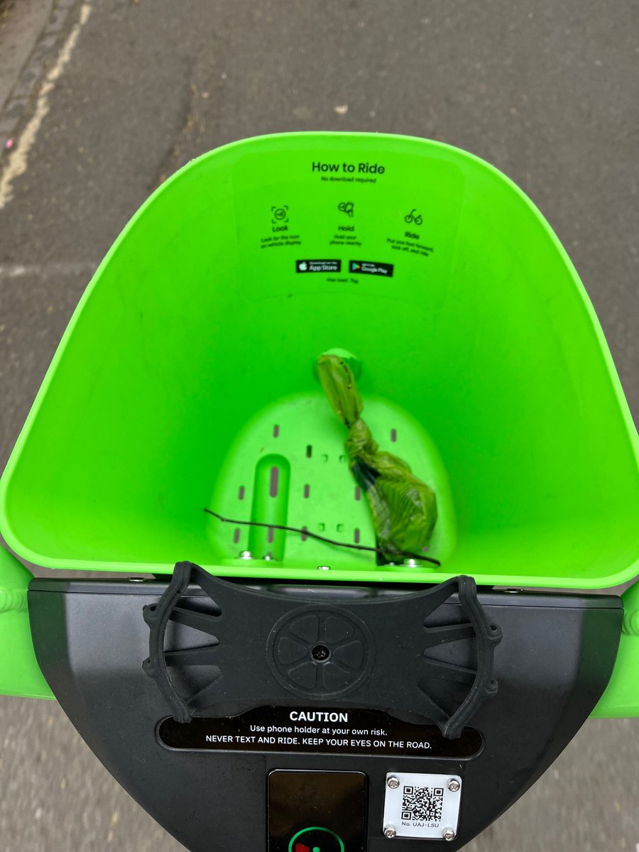 @JoRigby_Balham DNA registration linked to microchip for all dogs and £1000 fine for offenders. So sick of this and the 🤬 how hang dog crap bags from trees/bushes etc. I even found one in the basket of a lime bike the other day. Utterly disgusting..🤮