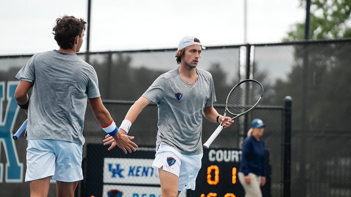 Kentucky grabs the doubles point. Singles up next. ↔️ Verma/Gitschel, 4-4 ❌ Huck/Moser, 2-6 ❌ Torres Almeida/Tonejc, 4-6 #BlueGrit🔵😈