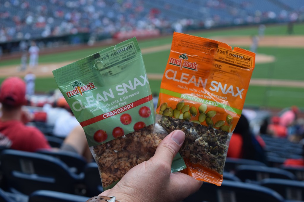 Tonight at @NationalsPark:

⚾️ @Nationals vs @BlueJays
⚾️ Cranberry vs Coconut #CleanSnax

Who's side are you on!?

#MelissasProduce #StadiumFood #HealthyOptions #NATITUDE