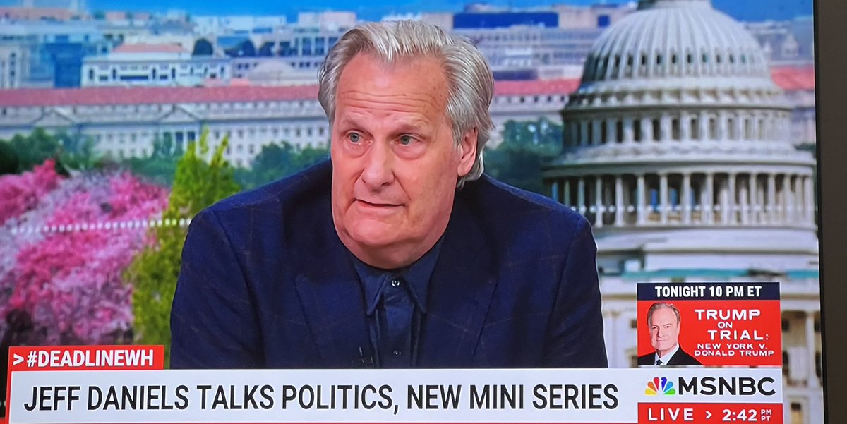 One of my fav actors, Jeff Daniels, talking brilliance with Nicolle right now on #MSNBC! Will McAvoy is one of the best TV characters ever in Broadcast News- highly recommend. Can’t wait for his new series on #Netflix about a tyrannical real estate mogul…hmmmm. #AManInFull