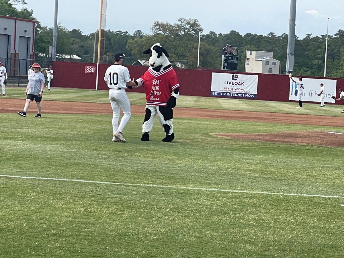 How big of a game is it?

The Chick-fil-A cow tossing out the ceremonial first pitch big!

#SoarEagles🦅