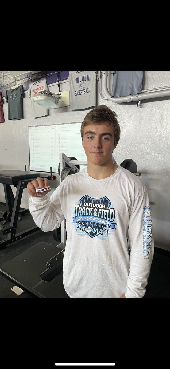 kellenmurr's tweet image. -3rd athlete in school history to enter all 3 athletic achievement clubs
-bounce house: 35 inch vert 9,3 broad
-strong kid club: 2,000 total pounds across six lifts, Bench, BS, DL,HPC, press, front squat
-Top gun: sub 1.20 fly 10(1.19)
-youngest Athlete to enter strong kid club