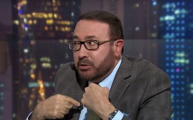 مثل عاهرات السوشيال ميديا
كلما انخفض عدد المشاهدات والرتويت برزت مؤخرتها لتجلب الأضواء من جديد 

وهذا كلما أحس بفقدان الأضواء برز مؤخرة جهله لاستفزاز المسلمين بالأسئلة الإلحادية والتشكيكية لجلب الأضواء من جديد