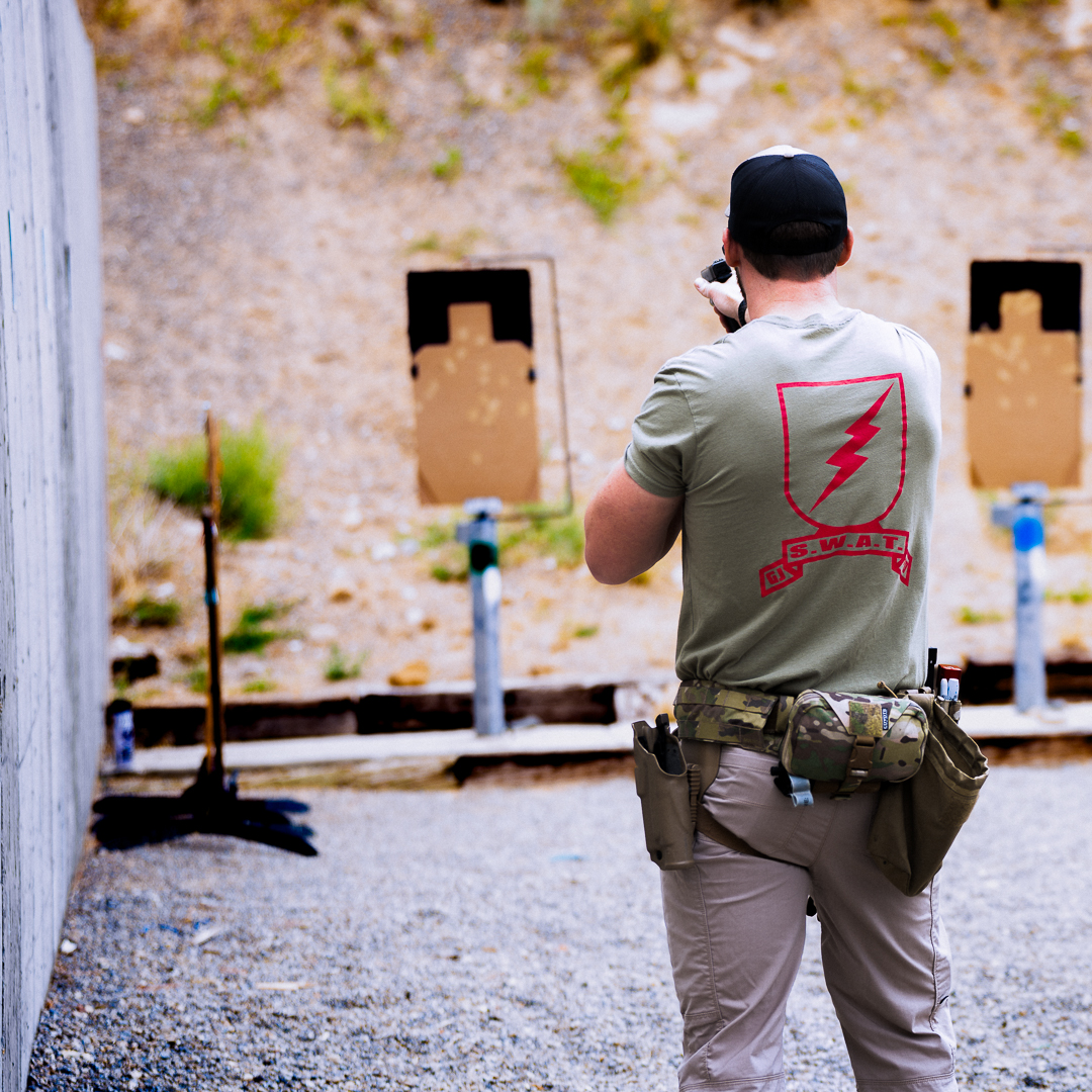 How do you push your limits while training? Single handed or off handed shooting is a great way to get outside your comfort zone. Let us know how you push your limits below ⬇️