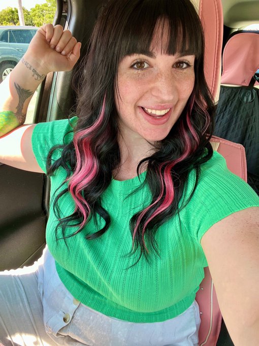 Got me hair did for da Xbiz coming up dis month. https://t.co/dYKDM5Gjev