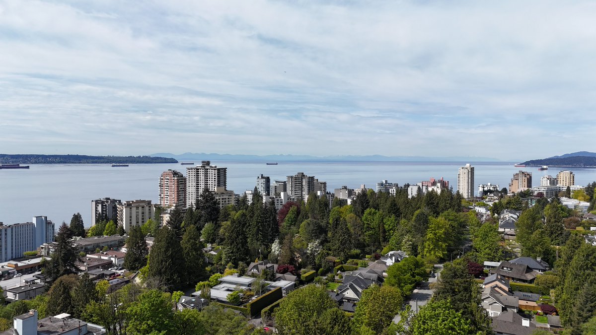 NLDAppraisals's tweet photo. Today we were on the North Shore in beautiful West Vancouver. Working on a Depreciation Report for our partners at Pacific Asset Management Corp. Love the views. If you need help navigating the new Strata Regs, please reach out. #nld #depreciationreports #reservefundstudies https://t.co/1zE6Uw84cy