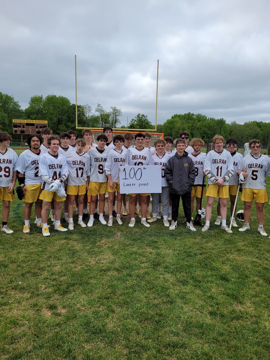 Congratulations to Delran's Scott Sabarese on achieving his 100th career point today.  Go Bears!!!