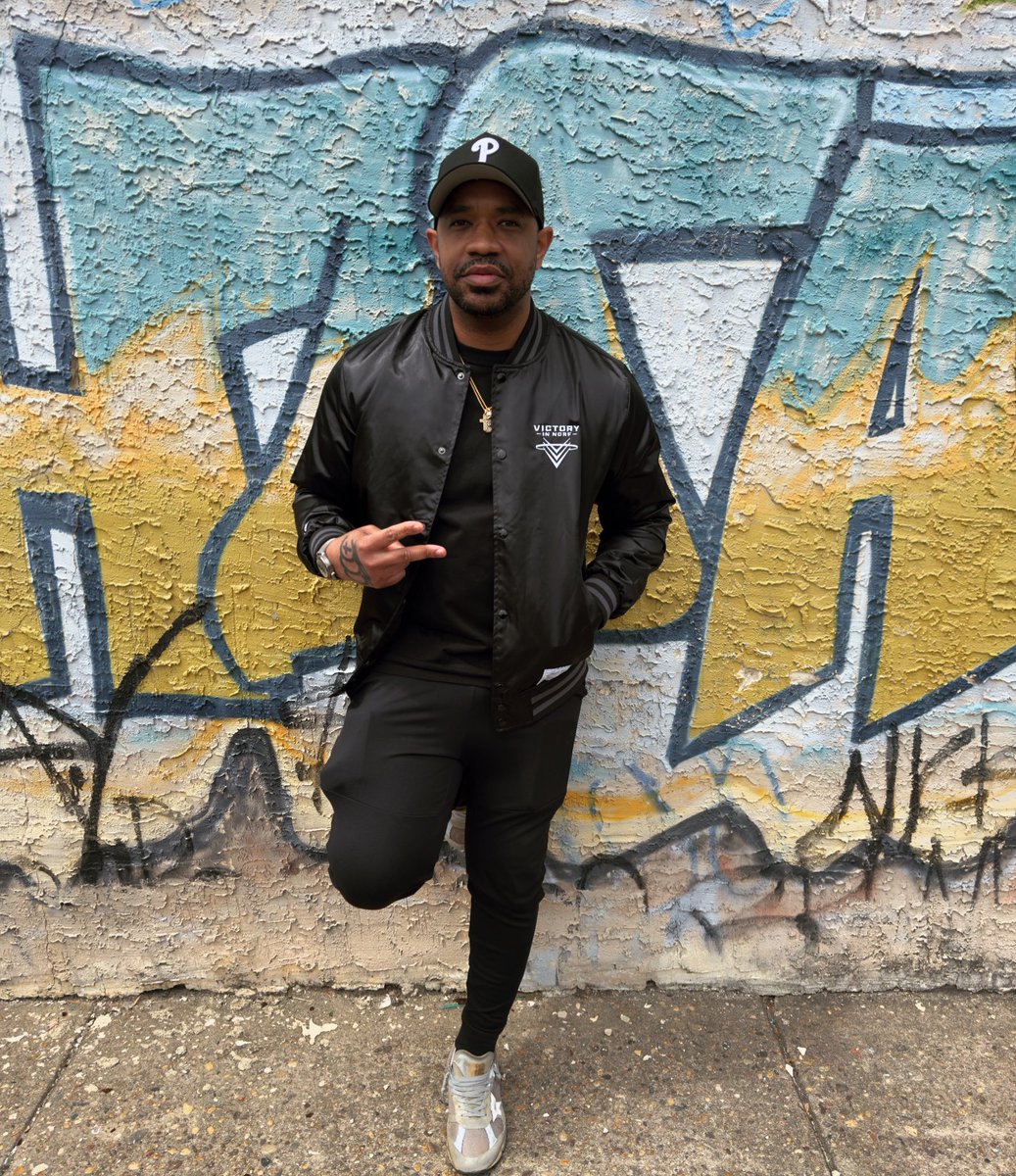 PastorCarlDay's tweet photo. We’re WINNING over here so of course #VictoryInNORF is the MOOD! #Area32 #CultureChangingChristians #BeatTheBlock #CommunityArchitect #Activist #Advocate #Pastor #PastorOfTheHOOD … I wear a lot of hats. 🖤🙏🏽 https://t.co/UKaprVHEGw