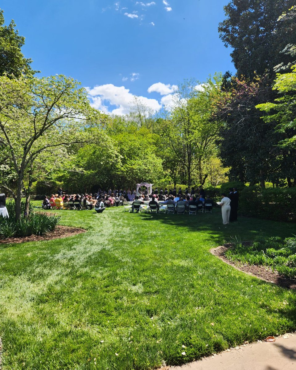 TheBurkeManor's tweet photo. Our Inn boasts beautiful gardens perfect for weddings and outdoor gatherings. Imagine saying 'I do' surrounded by blooming flowers and southern charm. https://t.co/oJNXFRugo6