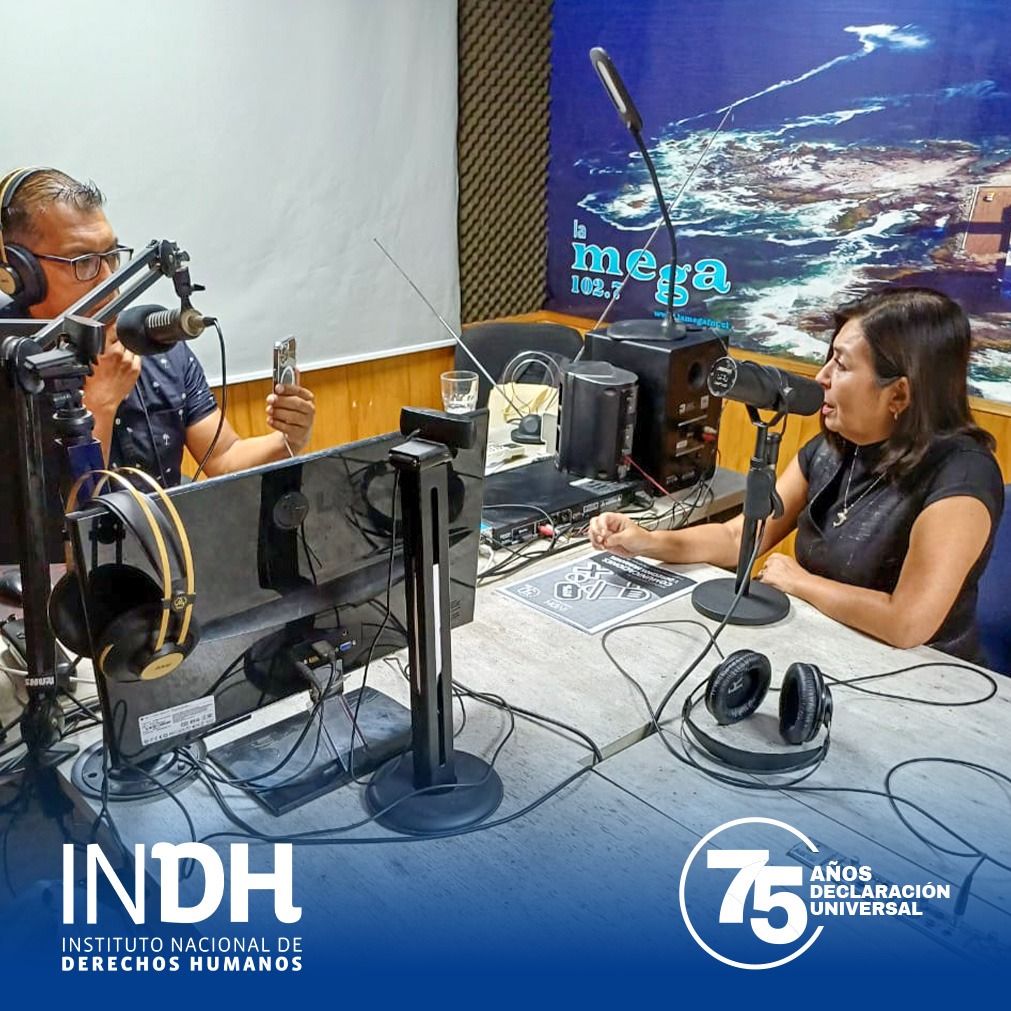 Jefa de #INDHTarapacá📍, Lorena De Ferrari Mir, abordó el Día Mundial de la #LibertadDePrensa en entrevistas con diversas radioemisoras de la región, en las cuales también entregó información sobre manuales del INDH que se refieren a comunicaciones y DD.HH.