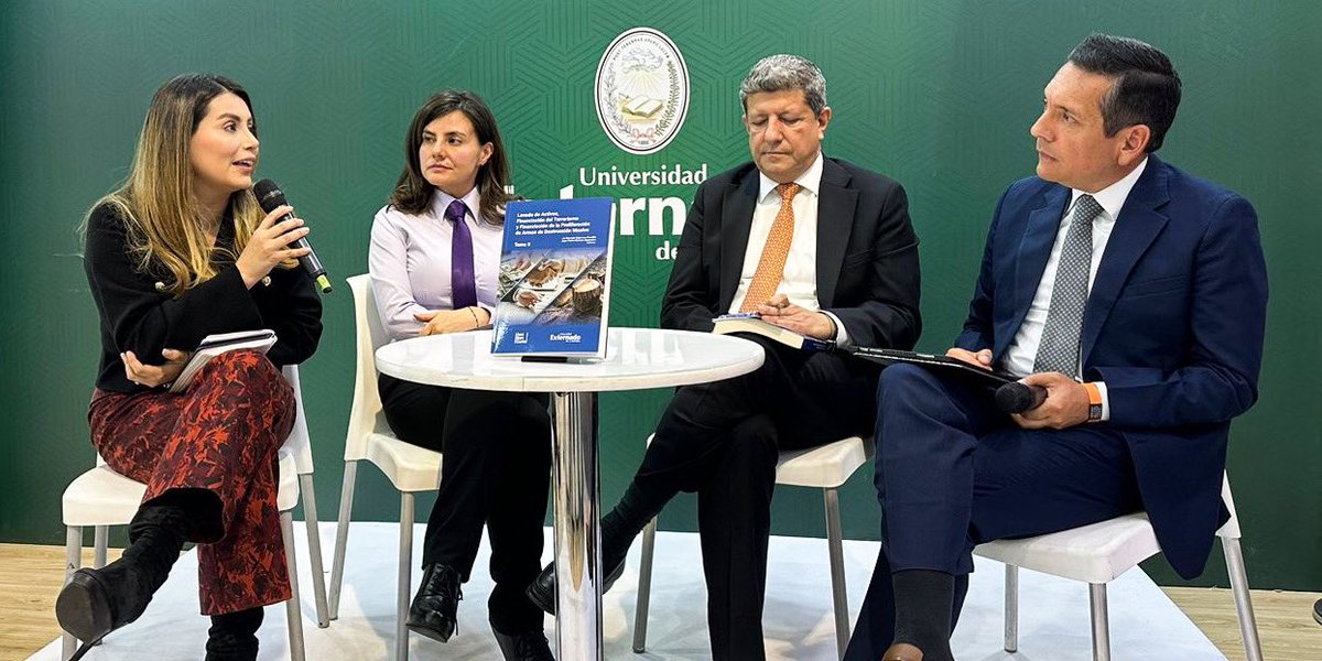 #Colombia 🇨🇴 | En el marco de la @FILBogota participamos junto a @SFCsupervisor en la presentación del libro interdisciplinario “Lavado de Activos, Financiación del Terrorismo y Proliferación de Armas de Destrucción Masiva” desarrollado por @UExternado y @Asobancaria