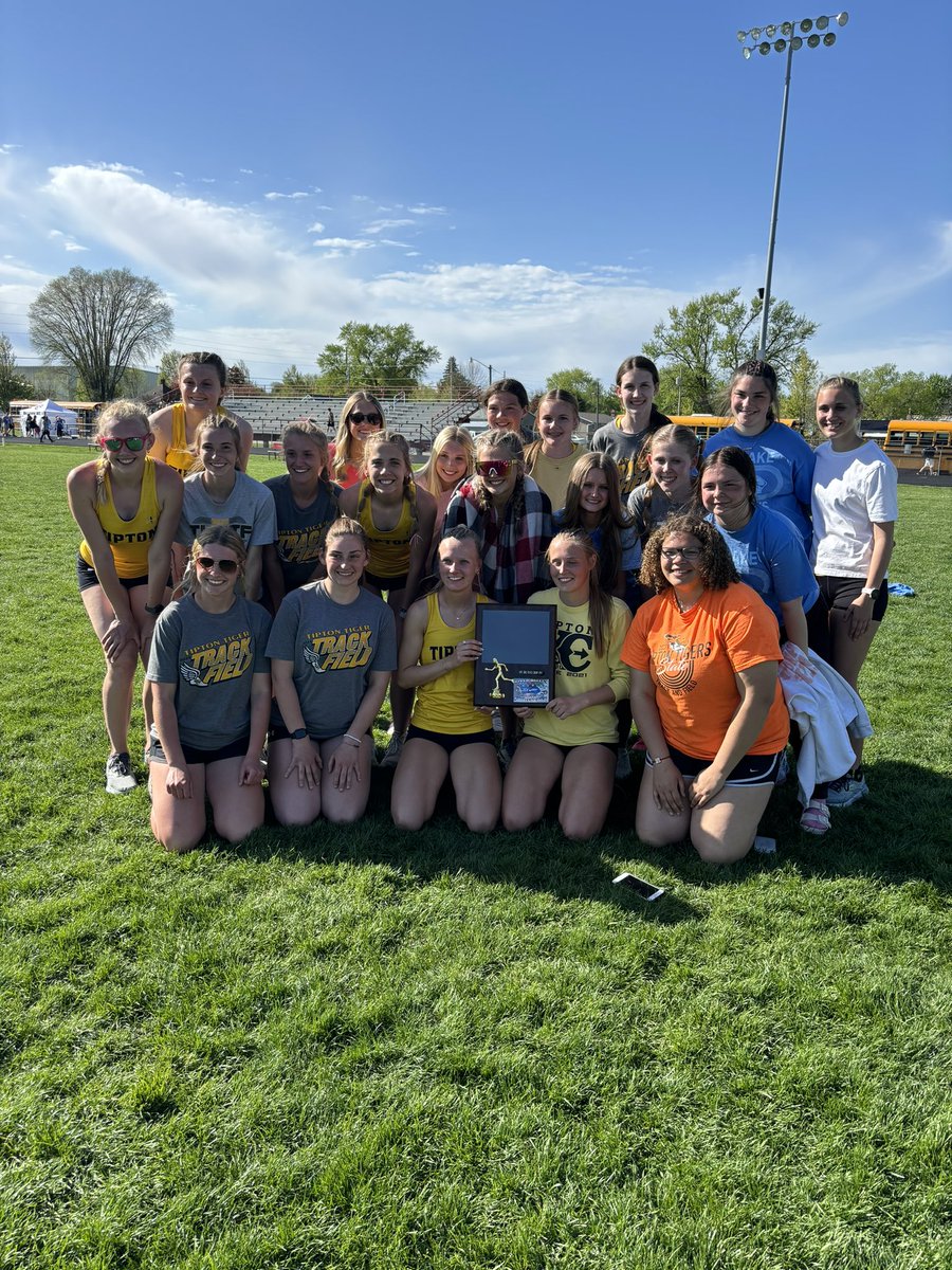 RVC Champions for the first time in school history! <a href="/jtlinder/">Jeff Linder</a> <a href="/MikeJaytrackxc/">Mike JayTrackXC</a>