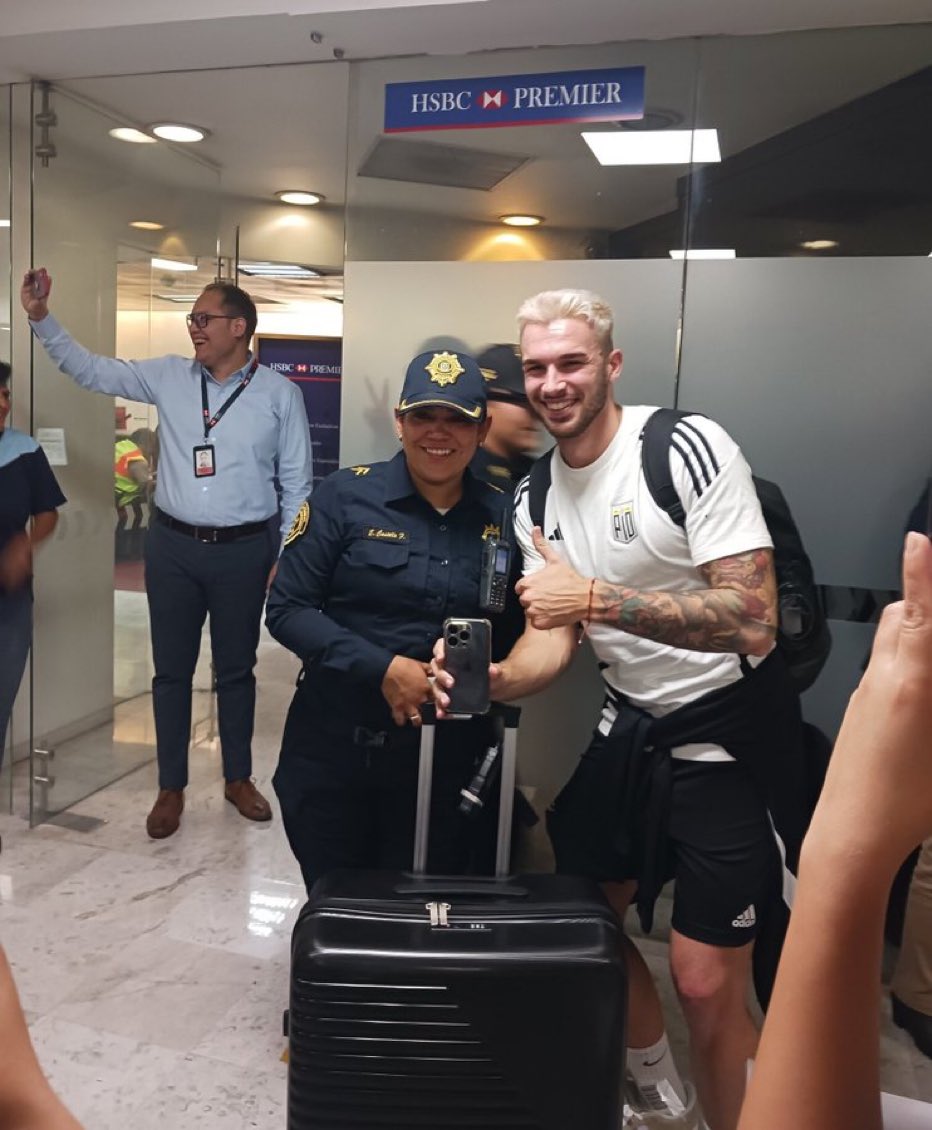 valxxntt's tweet photo. ¿aún se siguen preguntando por qué pío y no otro?😘 
#PioenMexico #PioenCasa https://t.co/gX6b40eKrW
