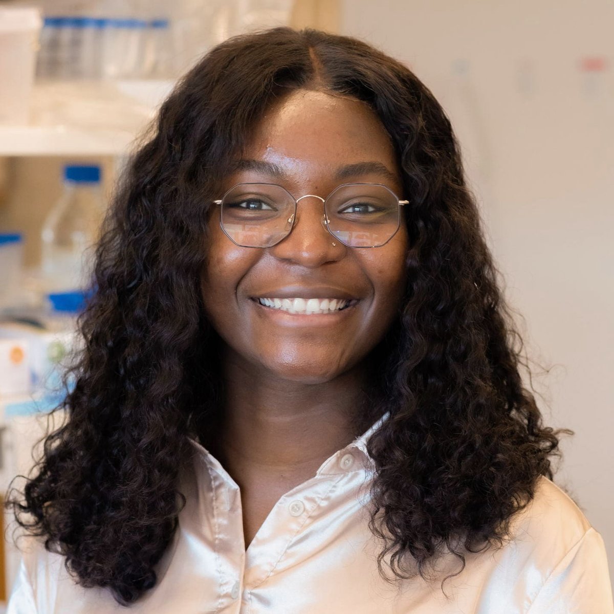 Congratulations @_shoolaa for receiving the Robert Mozia Graduate Distinguished Service award to recognize her outstanding contributions to the Cornell community and beyond. So well-deserved!!! @CornellBME #DPEawards @CornellEng @FischbachLab