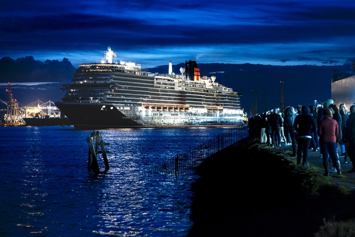 ⭐️CRUISE NEWS⭐️
Cunard’s newest ship, Queen Anne, has embarked on her maiden voyage from home port Southampton.  Guests & onlookers were treated to a firework display to mark the event.  Bon Voyage!  Full details bit.ly/QueenAnneMaiden 

#CunardQueenAnne #cun4rd #CruiseNews