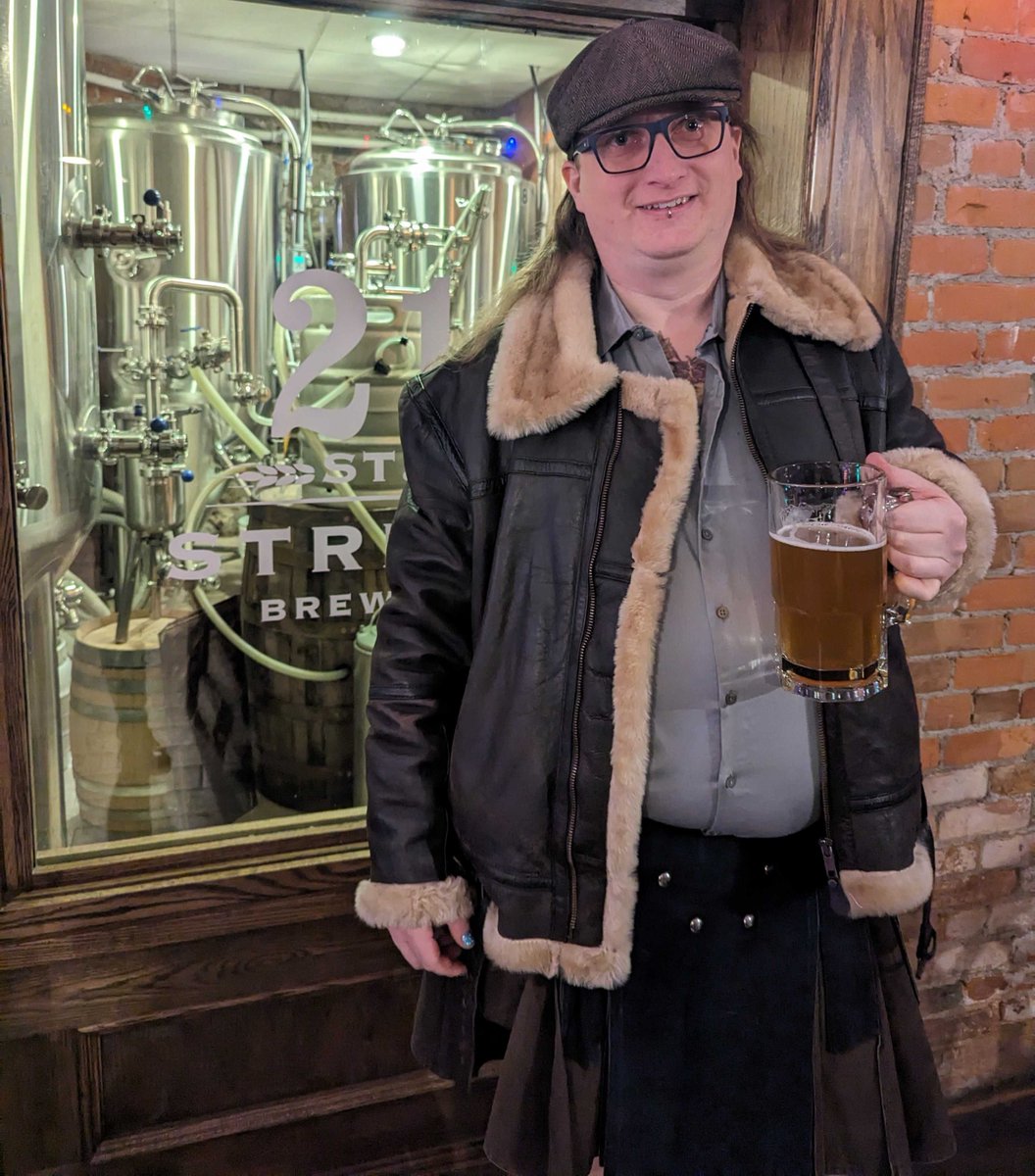 #BehindTheLight Wil Buell, CLS infrastructure analyst, has had a passion for great-tasting beer since his early 20s, when he discovered a whole wide world of interesting flavors besides the stuff his dad liked to drink. @RebBrewRegina @SaskHeadhunters 🔎 bit.ly/3VRFk0K